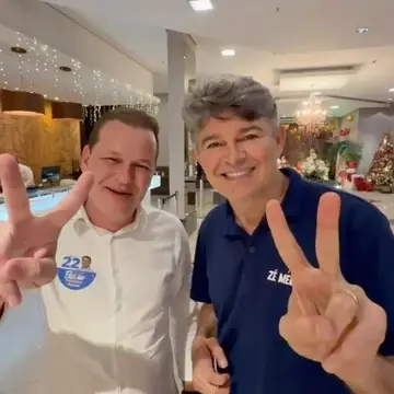 Publicação de Marcos Tadeu sobre Flávio Bolsonaro em 14/10/2026