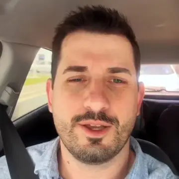 Publicação de Andre Vechi sobre Flávio Bolsonaro em 14/10/2026