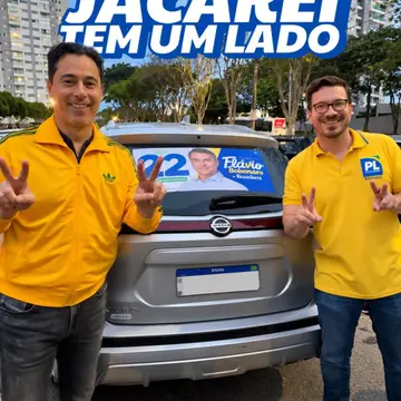 Publicação de Celso Florêncio sobre Flávio Bolsonaro em 14/10/2026