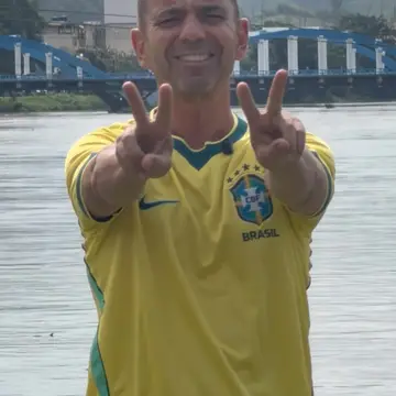 Publicação de Furlani sobre Flávio Bolsonaro em 14/10/2026
