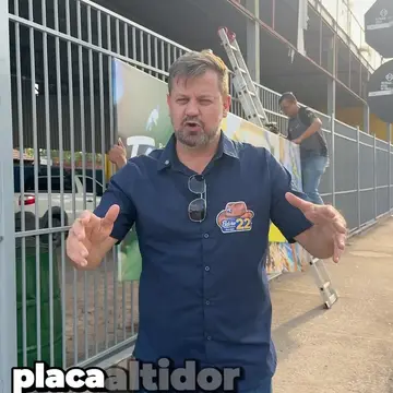 Publicação de Paulo Trabalho sobre Flávio Bolsonaro em 14/10/2026