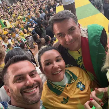 Publicação de Rafael Bortoletti sobre Flávio Bolsonaro em 14/10/2026