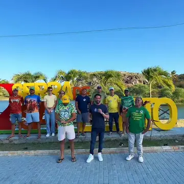 Publicação de Flaviano sobre Flávio Bolsonaro em 14/10/2026