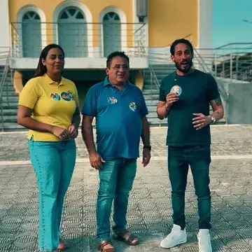 Publicação de Eribaldo Pinguim sobre Flávio Bolsonaro em 14/10/2026