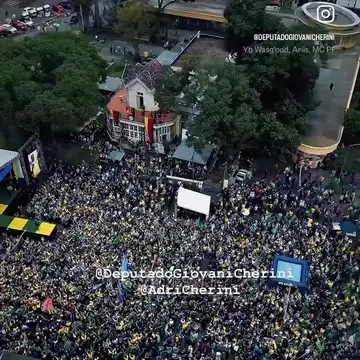 Publicação de Kittel sobre Flávio Bolsonaro em 14/10/2026