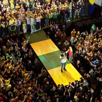 Publicação de Delegado Heliomar sobre Flávio Bolsonaro em 14/10/2026