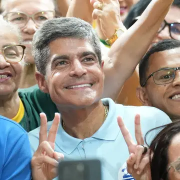 Publicação de Otoniel sobre Flávio Bolsonaro em 14/10/2026