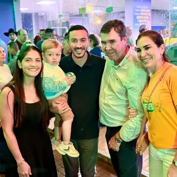 Publicação de Delegado Murilo sobre Flávio Bolsonaro em 14/10/2026