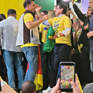 Publicação de Alemão sobre Flávio Bolsonaro em 15/10/2026