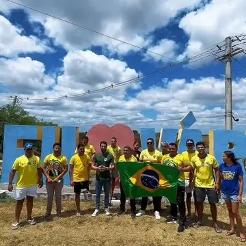 Publicação de Flaviano sobre Flávio Bolsonaro em 15/10/2026