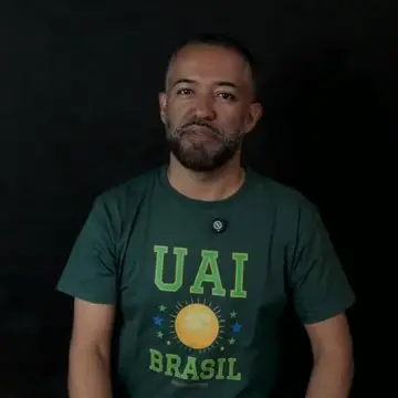 Publicação de Ricardo de Minga sobre Flávio Bolsonaro em 15/10/2026