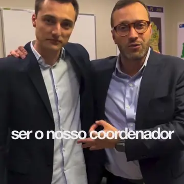 Publicação de Dayane Sovinski sobre Flávio Bolsonaro em 15/10/2026