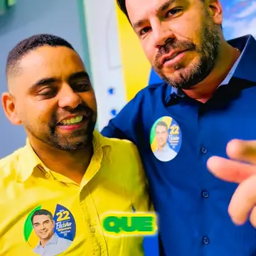 Publicação de Marcelo Pé sobre Flávio Bolsonaro em 15/10/2026