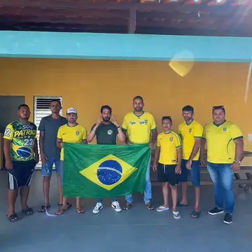 Publicação de Flaviano sobre Flávio Bolsonaro em 15/10/2026