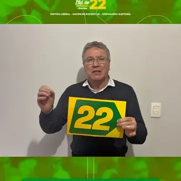 Publicação de Tomazini sobre Flávio Bolsonaro em 15/10/2026