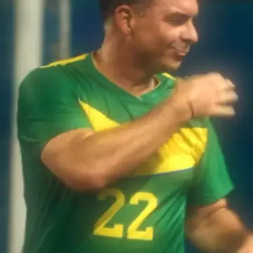 Publicação de Carlos Augusto sobre Flávio Bolsonaro em 15/10/2026