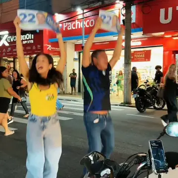 Publicação de Dr Serginho sobre Flávio Bolsonaro em 15/10/2026
