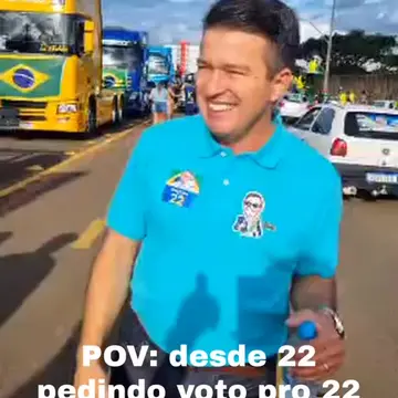 Publicação de Aleomar Rezende sobre Flávio Bolsonaro em 15/10/2026