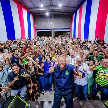 Publicação de Del sobre Flávio Bolsonaro em 15/10/2026
