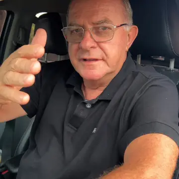 Publicação de Réus Fornari sobre Flávio Bolsonaro em 16/10/2026