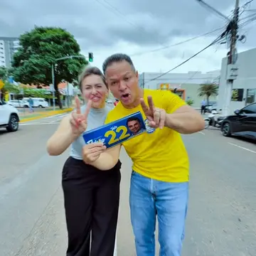 Publicação de Claudio Ferreira sobre Flávio Bolsonaro em 16/10/2026