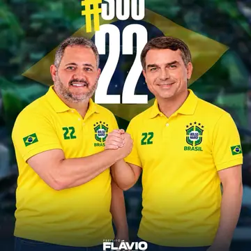 Publicação de Flavio Moura sobre Flávio Bolsonaro em 16/10/2026