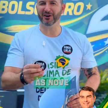 Publicação de Marciano Vottri sobre Flávio Bolsonaro em 16/10/2026