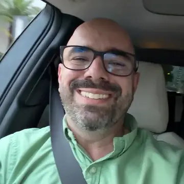 Publicação de Netto Donato sobre Flávio Bolsonaro em 16/10/2026