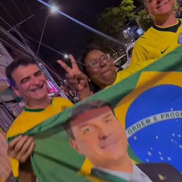 Publicação de Capitão Vitor sobre Flávio Bolsonaro em 16/10/2026