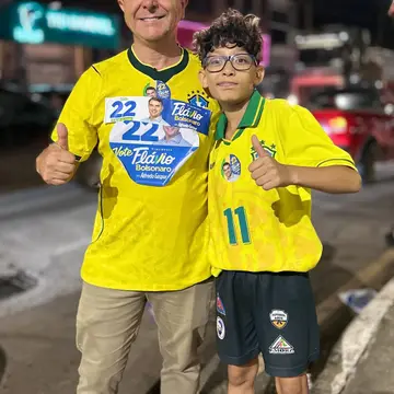 Publicação de Capitão Vitor sobre Flávio Bolsonaro em 16/10/2026