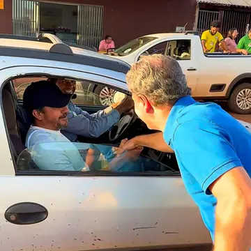 Publicação de Marcos Calderan sobre Flávio Bolsonaro em 16/10/2026