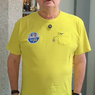 Publicação de Luciano de Menininha sobre Flávio Bolsonaro em 17/10/2026