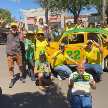 Publicação de Zanatta sobre Flávio Bolsonaro em 17/10/2026