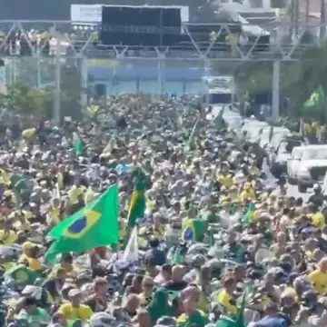 Publicação de Flávio Buzzi sobre Flávio Bolsonaro em 17/10/2026