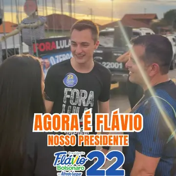 Publicação de Elisangela Pedroso sobre Flávio Bolsonaro em 17/10/2026