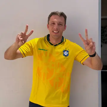 Publicação de Xexéu sobre Flávio Bolsonaro em 17/10/2026