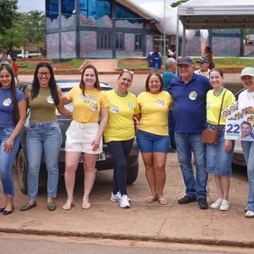 Publicação de Réus Fornari sobre Flávio Bolsonaro em 17/10/2026