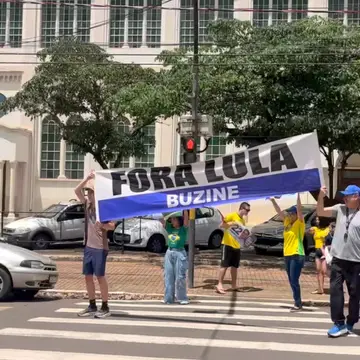 Publicação de Telma Spera sobre Flávio Bolsonaro em 17/10/2026