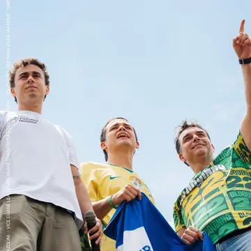 Publicação de Lorenzo Pazolini sobre Flávio Bolsonaro em 17/10/2026