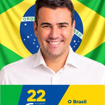 Publicação de Neto sobre Flávio Bolsonaro em 17/10/2026