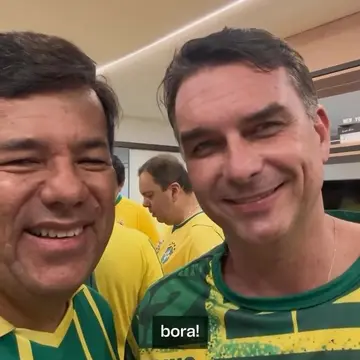 Publicação de Gilvandro Estrela sobre Flávio Bolsonaro em 17/10/2026