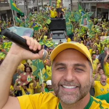 Publicação de Wladimir Garotinho sobre Flávio Bolsonaro em 17/10/2026