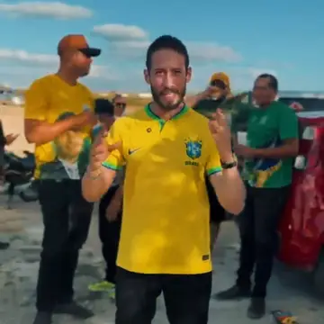 Publicação de Flaviano sobre Flávio Bolsonaro em 17/10/2026