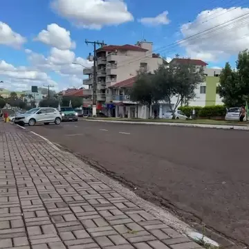 Publicação de Eliane Fanton sobre Flávio Bolsonaro em 17/10/2026