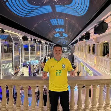 Publicação de Tiago Dalperio sobre Flávio Bolsonaro em 17/10/2026