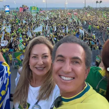 Publicação de Marcelo sobre Flávio Bolsonaro em 17/10/2026
