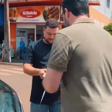 Publicação de Fábio Hidek sobre Flávio Bolsonaro em 17/10/2026