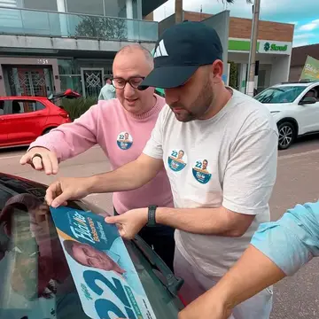Publicação de Abner Dillmann sobre Flávio Bolsonaro em 17/10/2026