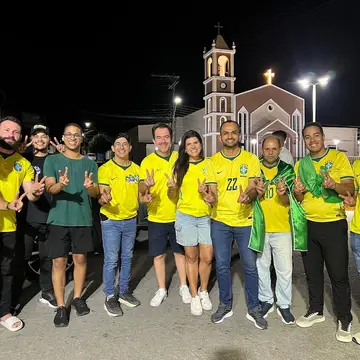 Publicação de Marcela sobre Flávio Bolsonaro em 17/10/2026