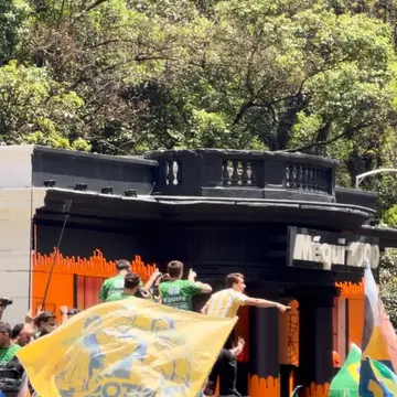 Publicação de Netto Donato sobre Flávio Bolsonaro em 18/10/2026